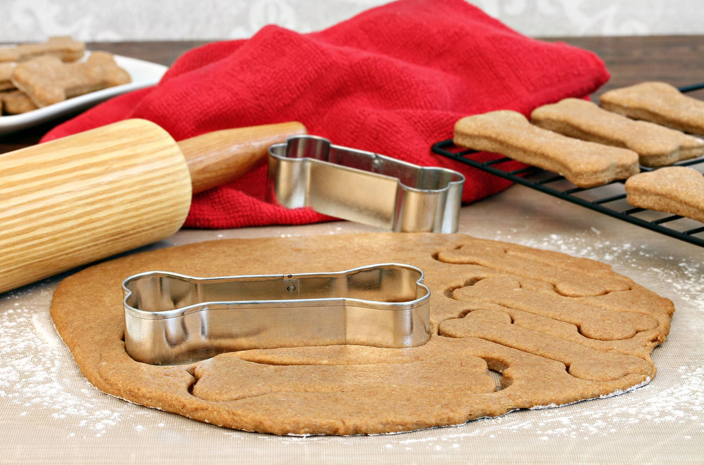 Fox Run Dog Bone Cookie Cutter Set, 3-Piece, 2” to 3.5”